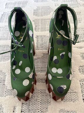 Christian Louboutin Size 40 Green Brown Silk Printed Yazefir Platform Pumps
